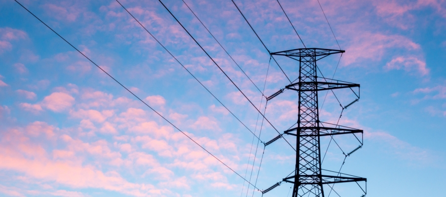 Pylon with cables